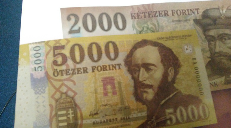 Márciusban jön az új 2000 és 5000 forintos bankjegy